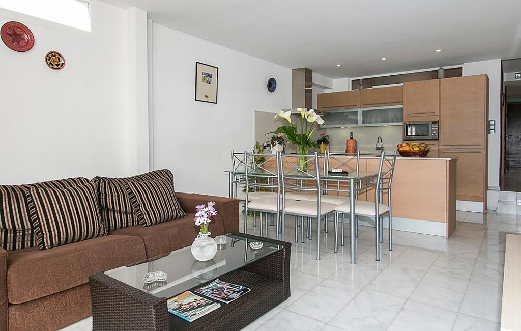A kitchen or kitchenette at Apartment CB 1
