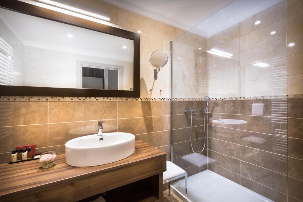 Koupelna v ubytování Remisens CASA ROSA - Hotel Metropol Annexe
