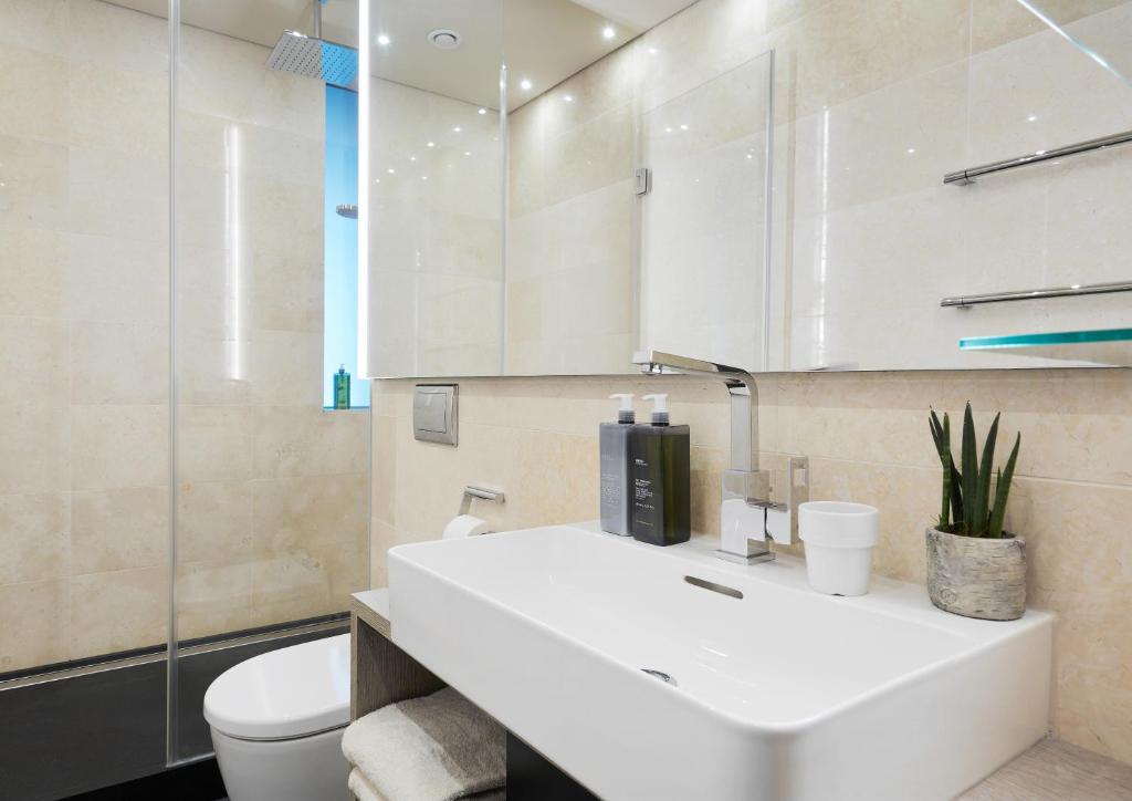 Living Hotel Frankfurt - Resim 3