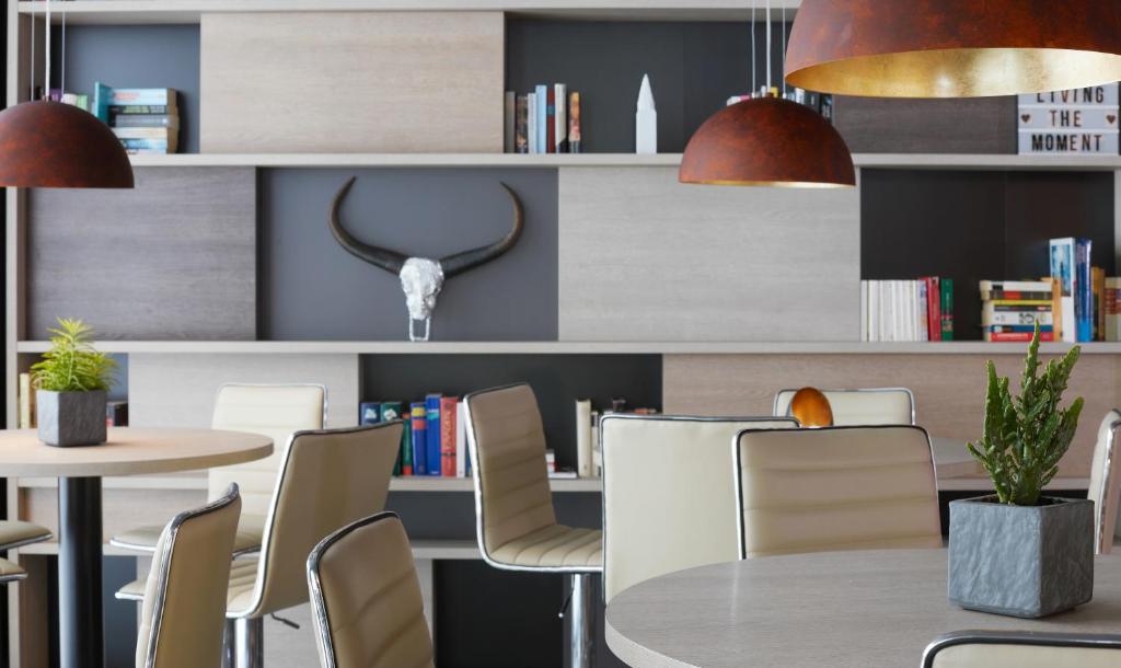 Living Hotel Frankfurt - Resim 13