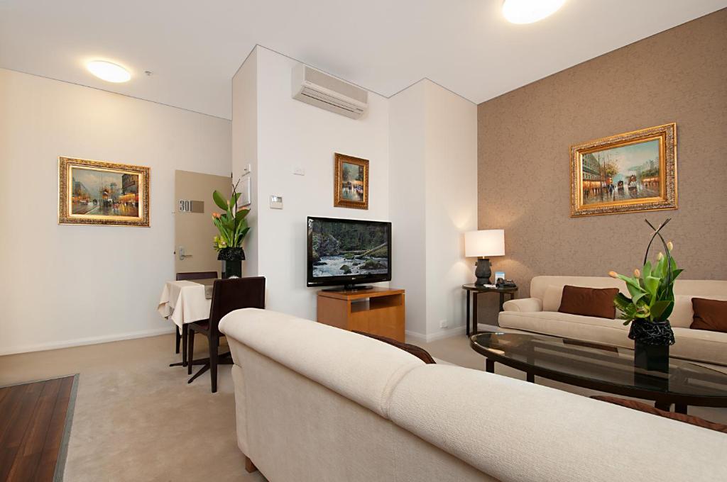 TV a/nebo společenská místnost v ubytování Adabco Boutique Hotel Adelaide