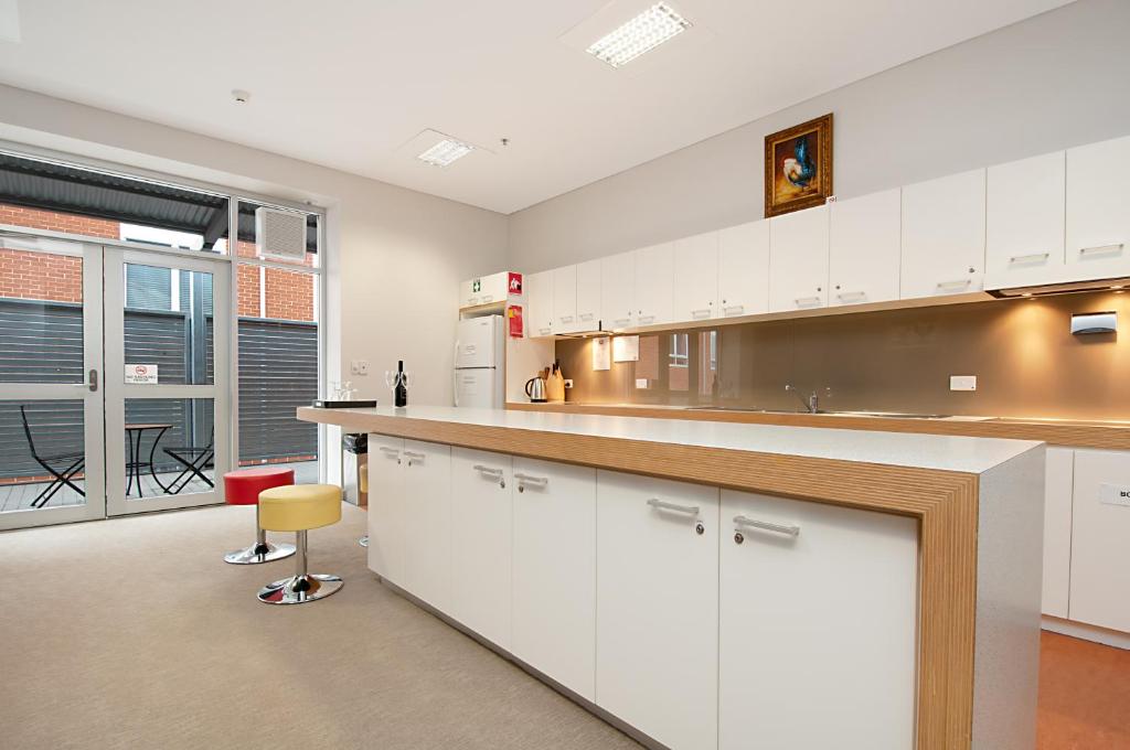 Kuchyň nebo kuchyňský kout v ubytování Adabco Boutique Hotel Adelaide