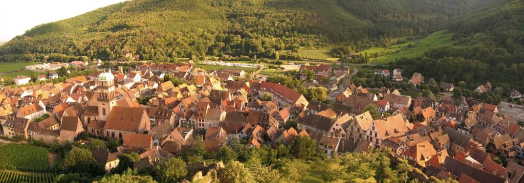 Loftmynd af Hotel Les Remparts