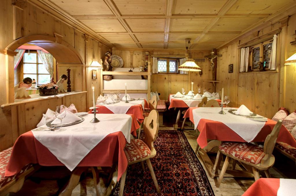 Restoran või mõni muu söögikoht majutusasutuses Boutique-Hotel Bauer