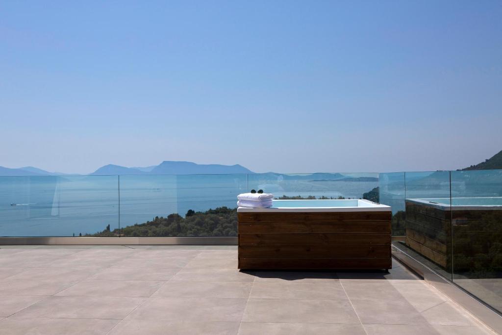 Zdjęcie z galerii obiektu Rachi Sea View Blue Villa w mieście Katouna