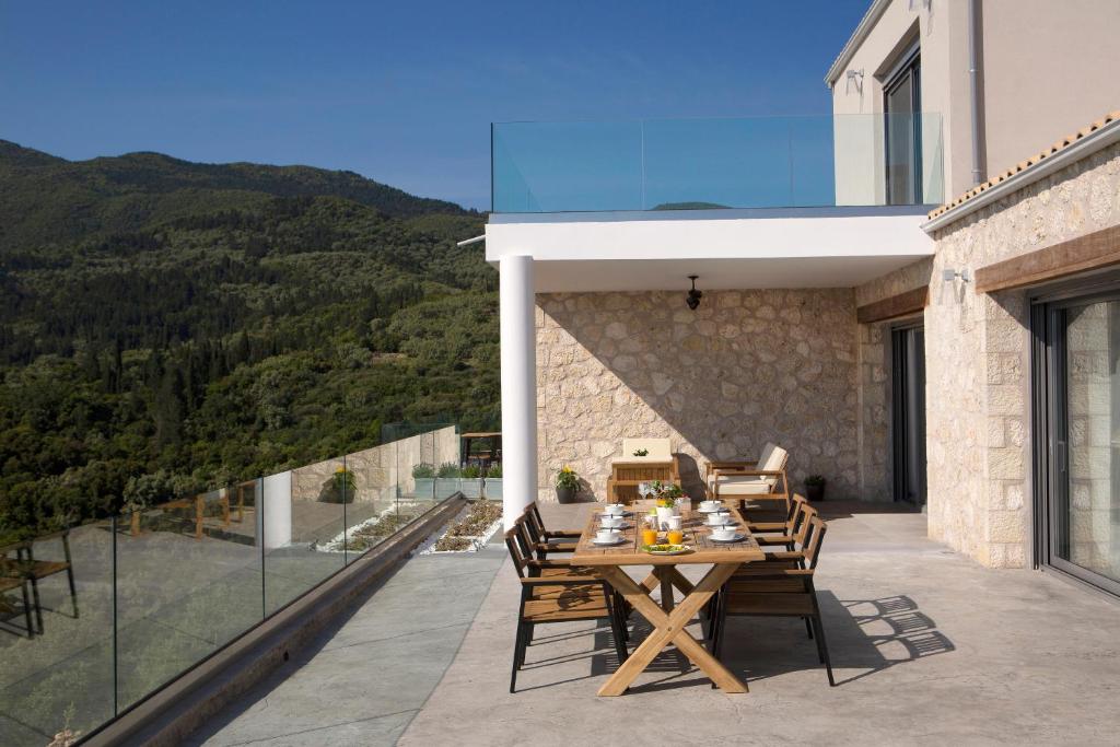 Zdjęcie z galerii obiektu Rachi Sea View Blue Villa w mieście Katouna
