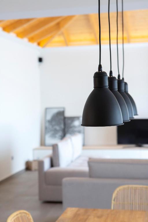 Zdjęcie z galerii obiektu Rachi Sea View Blue Villa w mieście Katouna