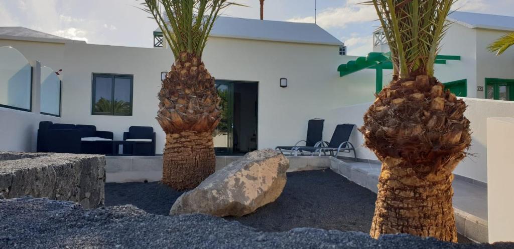 Posedenie v ubytovaní Luxury Villa sea front Costa Teguise