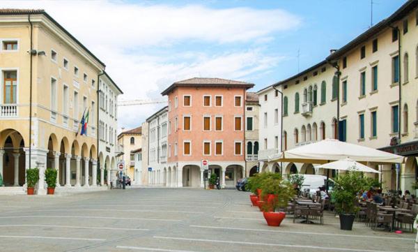 Foto dalla galleria di LOFT "Residenza dei TOLOMEI" - Sacile a Sacile