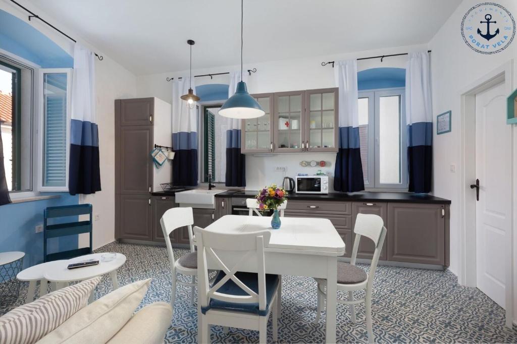 Apartments Porat Vela Podgora - Apartamento Con Terraza