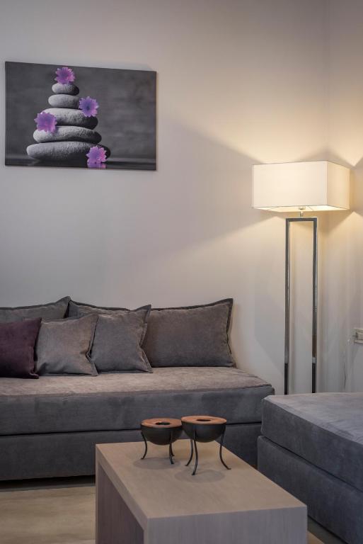 Posedenie v ubytovaní Trianon Luxury Apartments & Suites