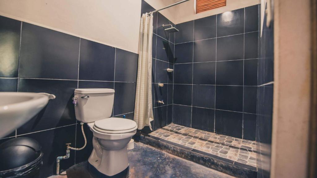 Badaboom Hostal & Surf - Bed In 6-Bed Dormitory Room