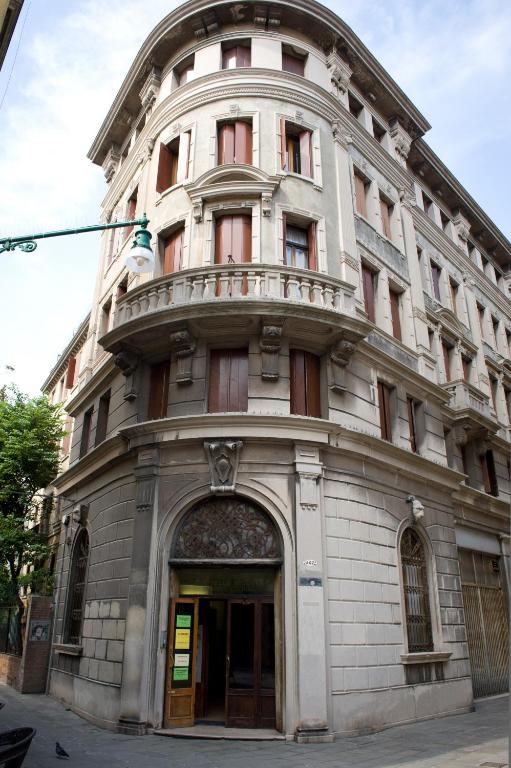 Budova, kde se hostel nachází
