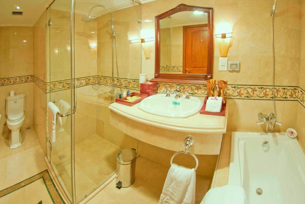 Phòng Senior Deluxe Có Giường Cỡ King Nhìn Ra Thành Phố Hoặc Sông