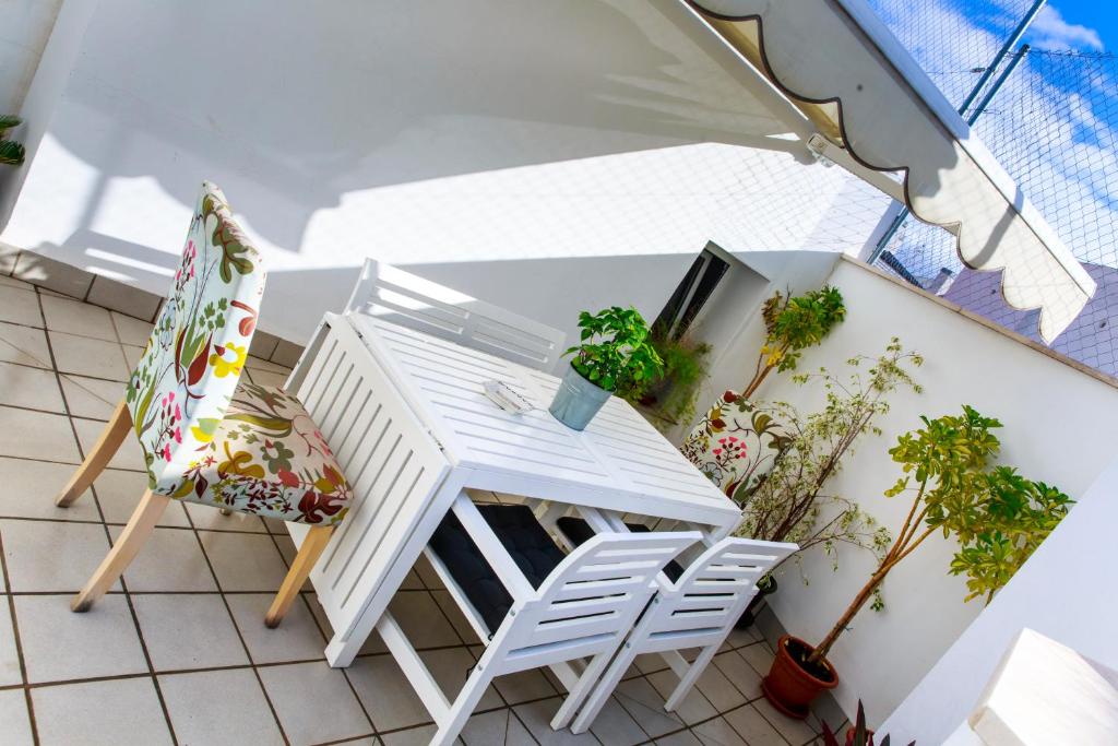 Balkón alebo terasa v ubytovaní Sea & Wave La Finestra Apartment