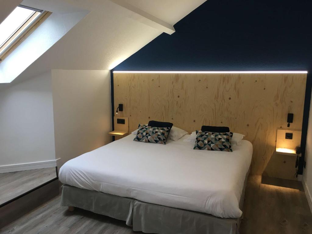 Postel nebo postele na pokoji v ubytování Best Western Bridge Hotel Lyon East