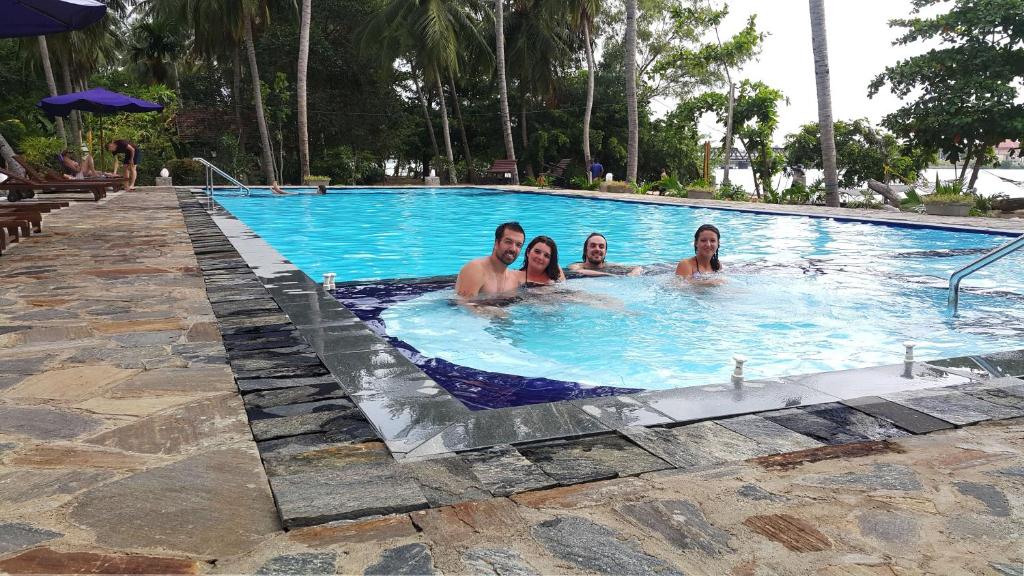 Bazén v ubytování Riviera Resort nebo v jeho okolí