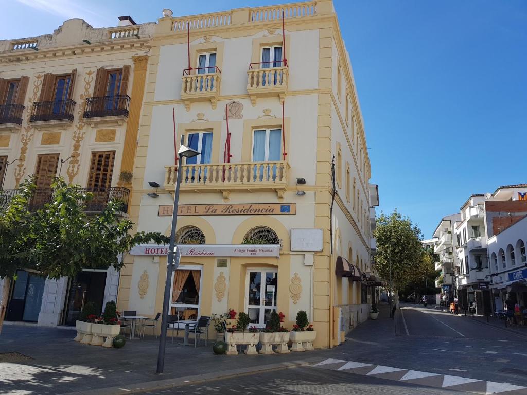 The building in which a szállodákat is located