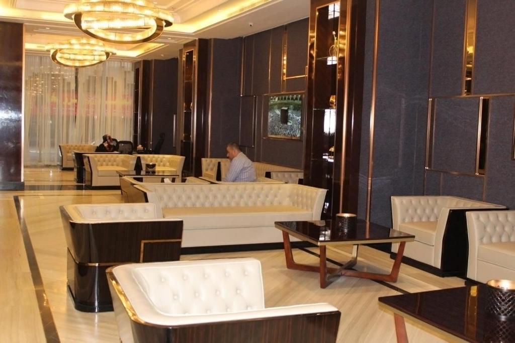 Posezení v ubytování Batoul Ajyad Hotel