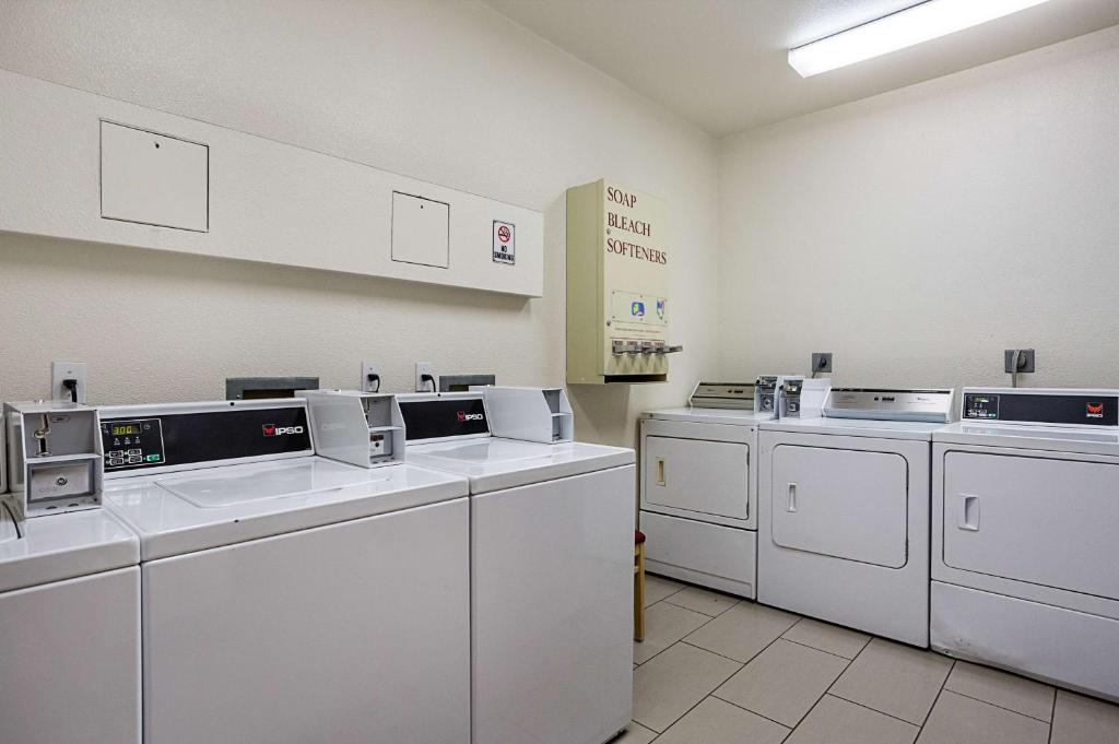 Kuchyň nebo kuchyňský kout v ubytování Motel 6-Page, AZ