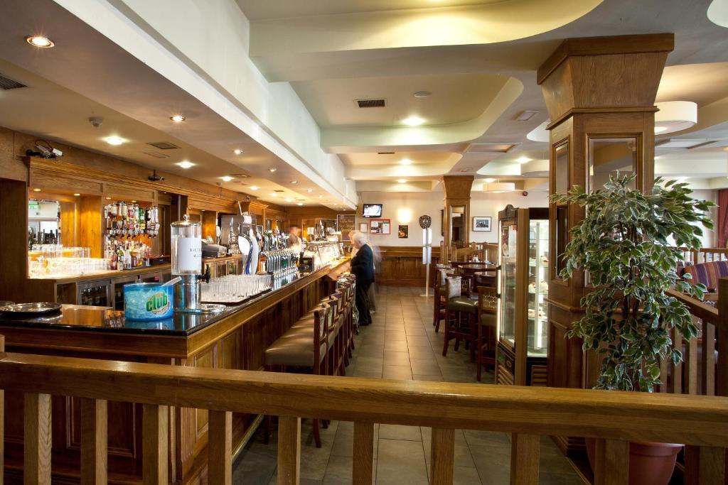 Ο χώρος του lounge ή του μπαρ στο West County Hotel