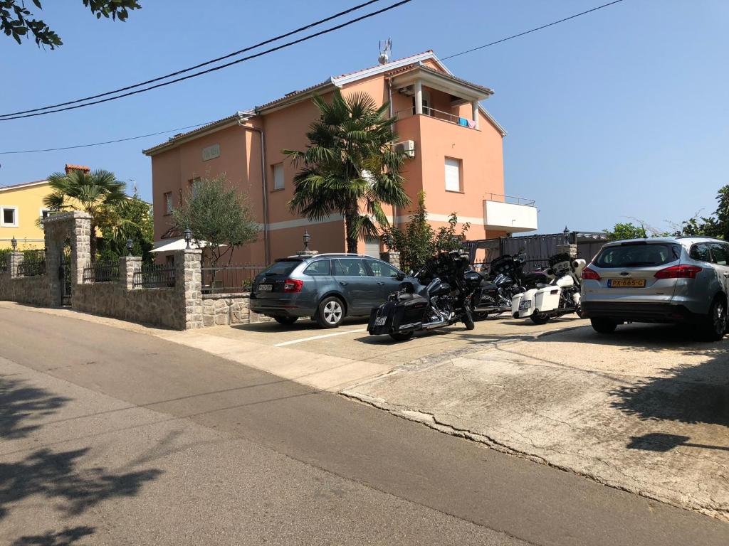 Zdjęcie z galerii obiektu Apartments Villa Učka w mieście Opatija