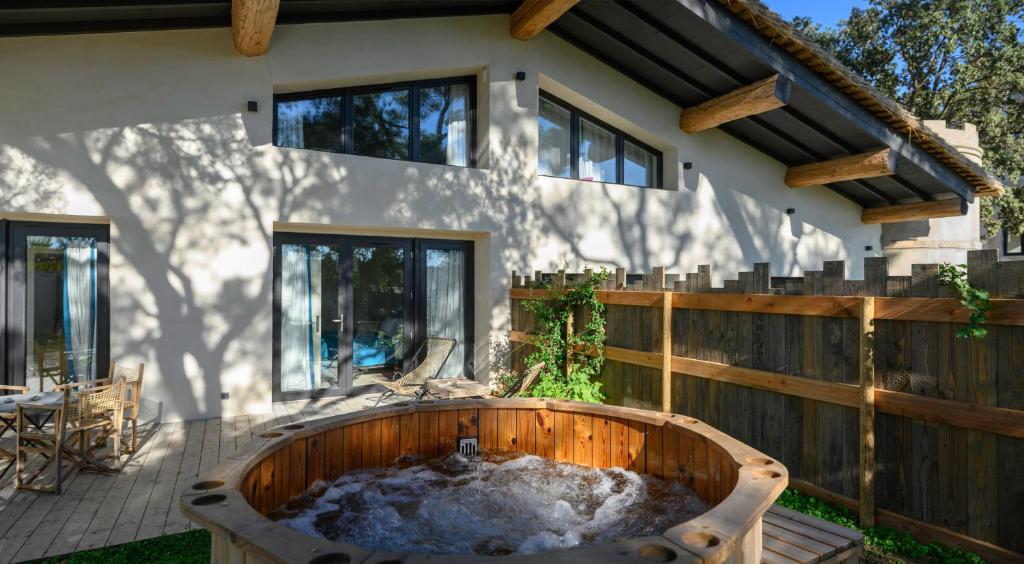 Domaine Tarbouriech, Demeure & Spa - Familiekamer In Duplex Met Terras