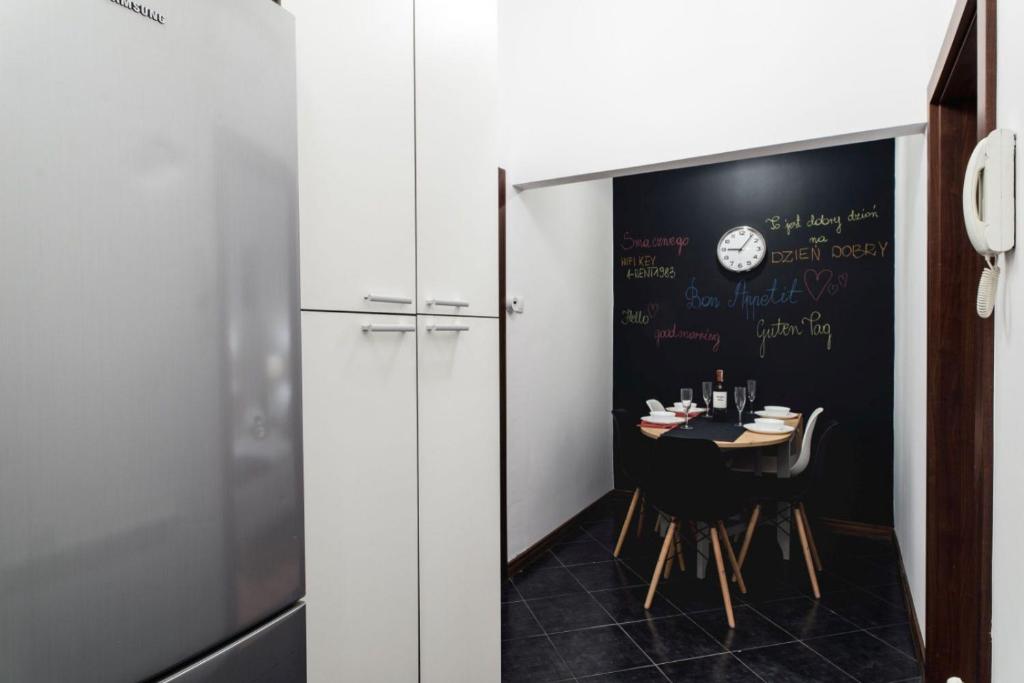 Cracow Rent Apartments - spacious apartments for 2-7 people in quiet area - Kolberga Street nr 3 - 10 min to Main Square by foot - Resim 29