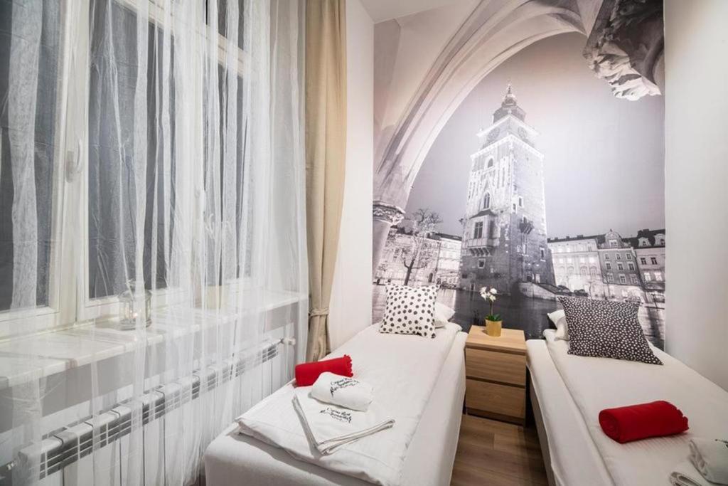 Fotografia z galérie ubytovania Cracow Rent Apartments - spacious apartments for 2-7 people in quiet area - Kolberga Street nr 3 - 10 min to Main Square by foot v Krakove