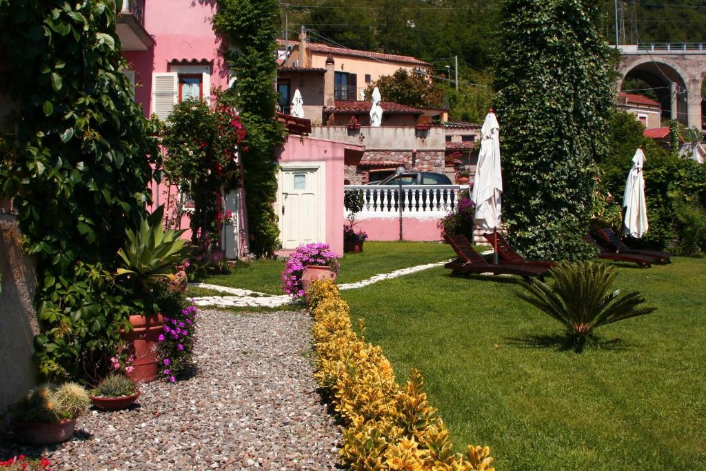 Zahrada ubytování Bed and Breakfast Nefer