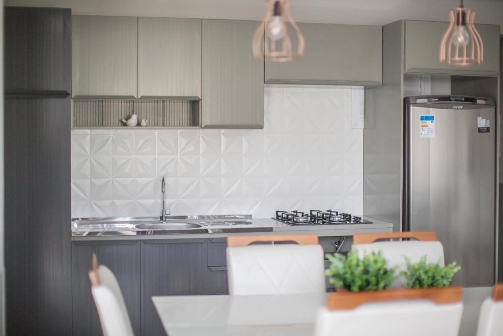  Apartamento Decorado e com Piscina