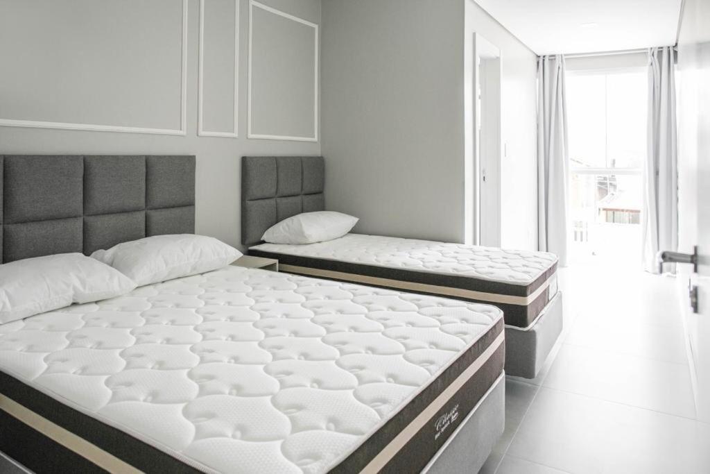  Apartamento Decorado e com Piscina