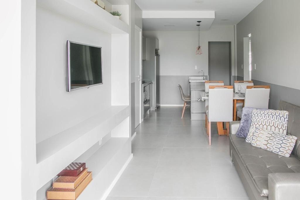  Apartamento Decorado e com Piscina