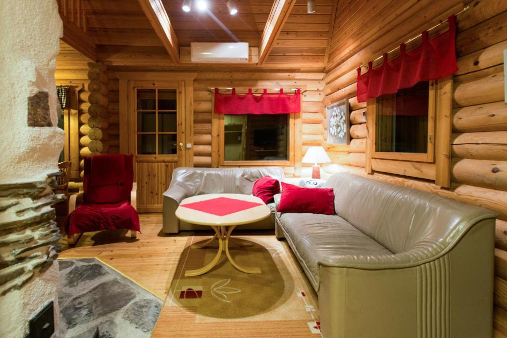 Posezení v ubytování Jänkäkolo Holiday Home