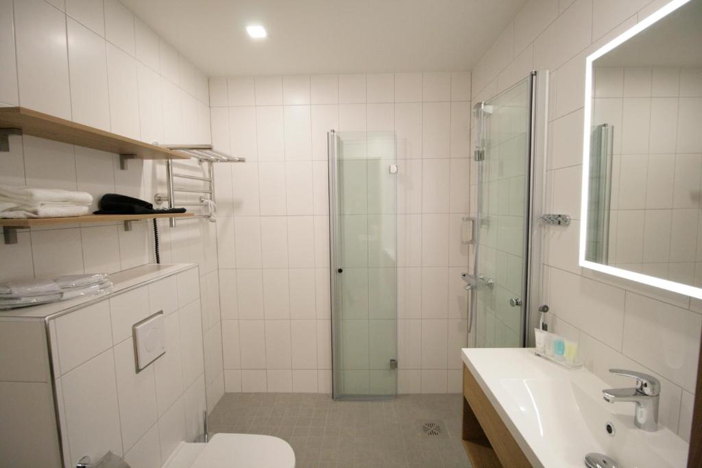Koupelna v ubytování Hotelli Toivola