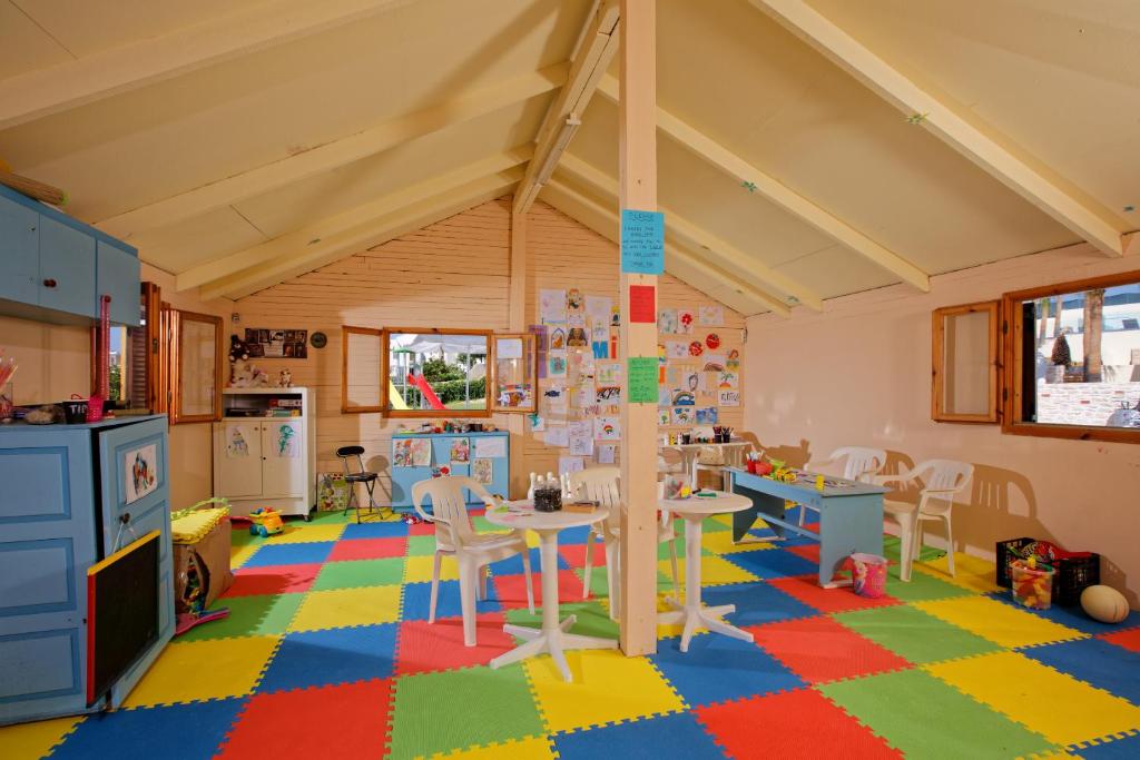 Kuchyň nebo kuchyňský kout v ubytování Rethymno Mare Royal & Water Park