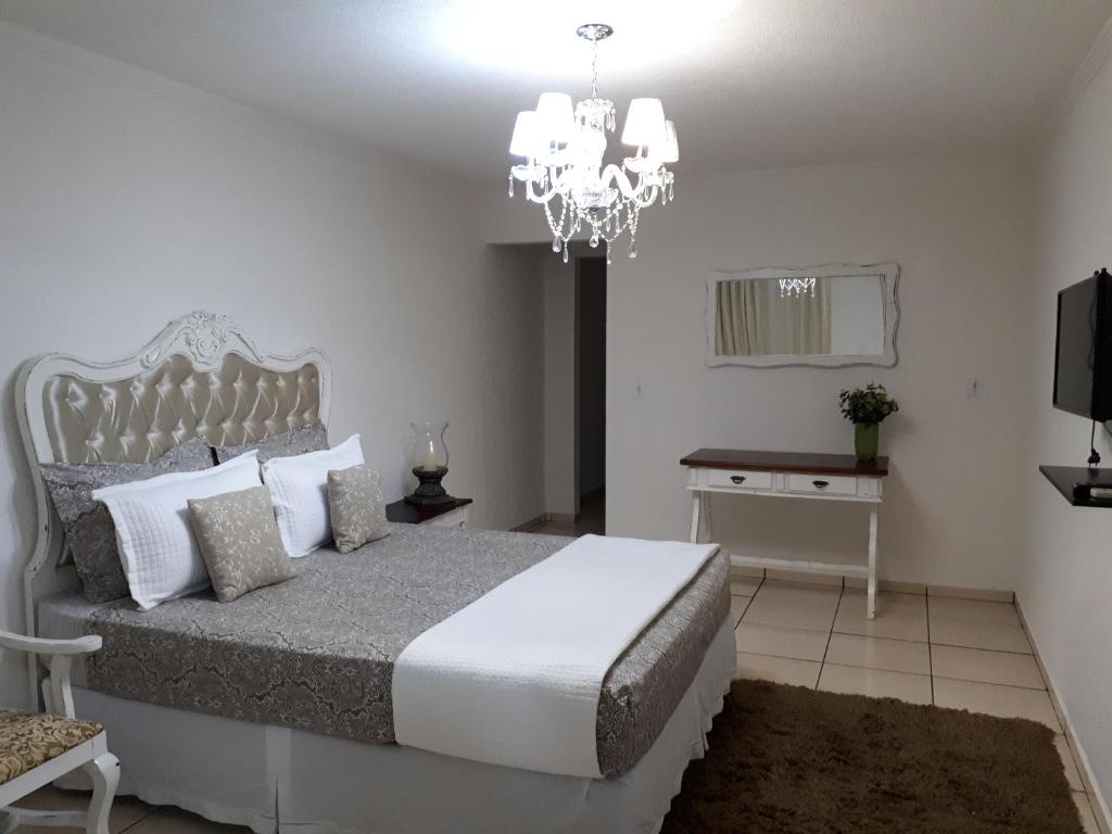  Pousada Cris Garden Bed&Breakfast