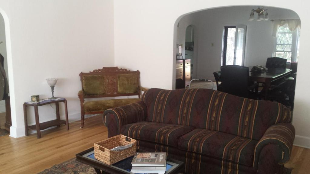 Area soggiorno di Maurrocks - A Pocono Mountains B&B