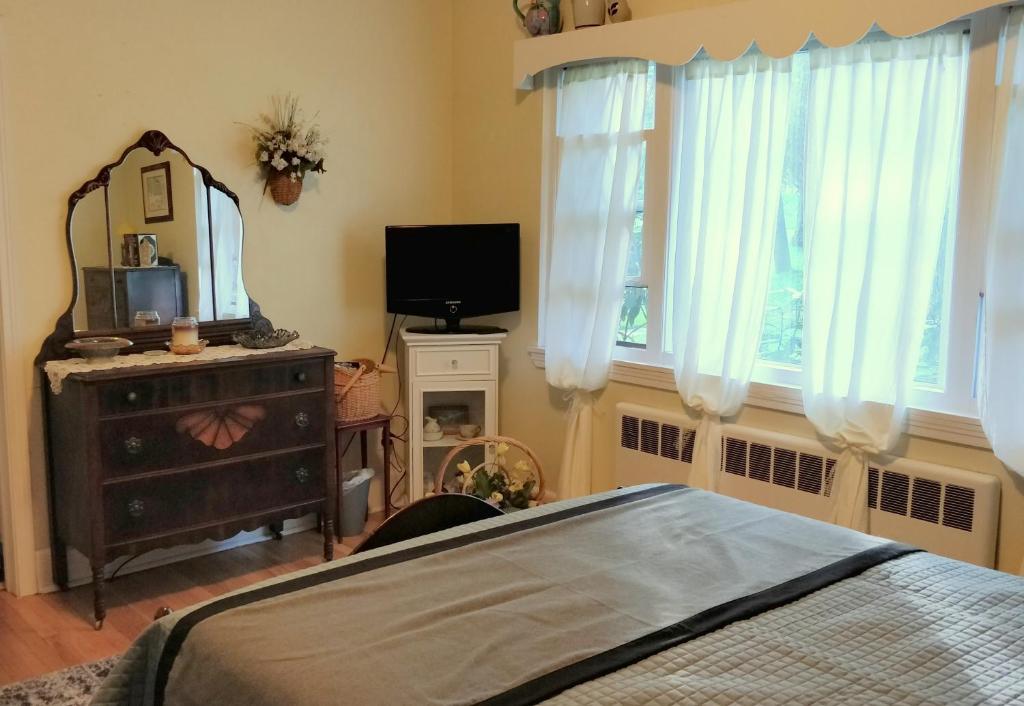 Letto o letti in una camera di Maurrocks - A Pocono Mountains B&B