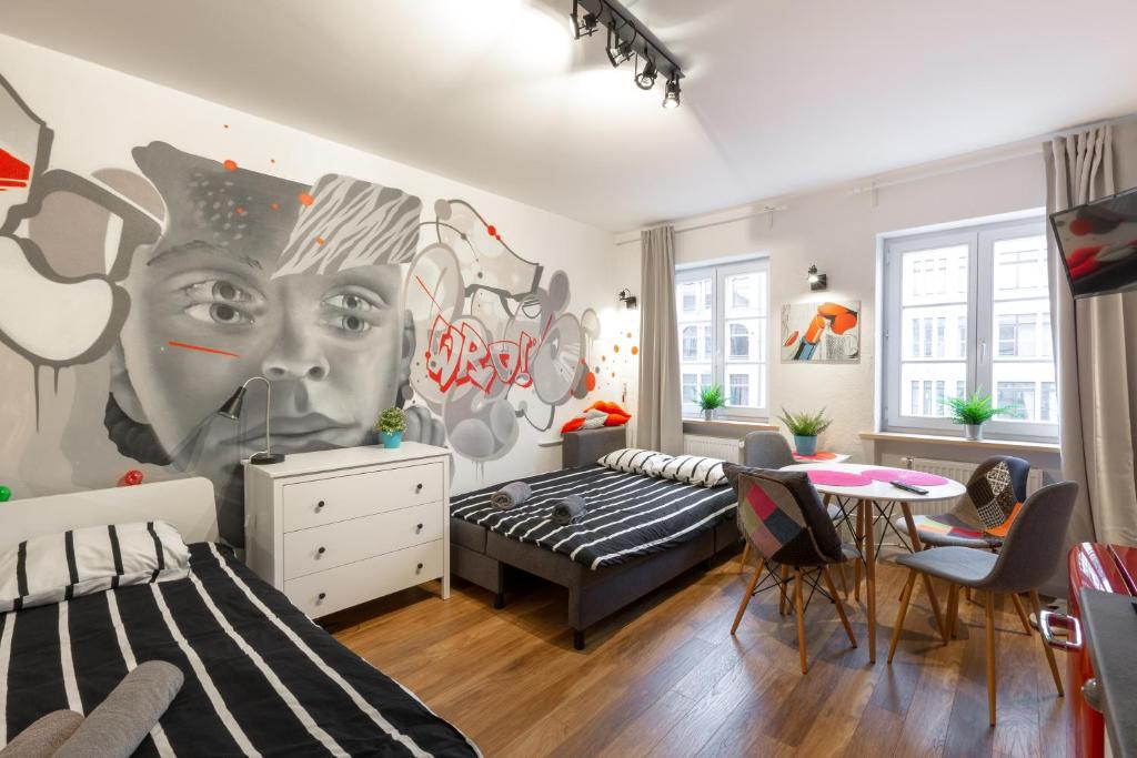 Zdjęcie z galerii obiektu LiPsTiCk HoUsE RyNeK we Wrocławiu