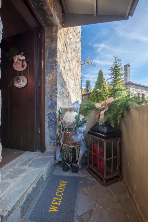 Fotografia z galérie ubytovania Rock Dandy Mountain house - Παλιός Άγιος Αθανάσιος Καϊμακτσαλάν v destinácii Palaios Agios Athanasios