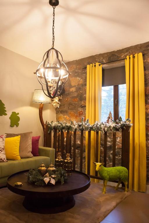 Fotografia z galérie ubytovania Rock Dandy Mountain house - Παλιός Άγιος Αθανάσιος Καϊμακτσαλάν v destinácii Palaios Agios Athanasios