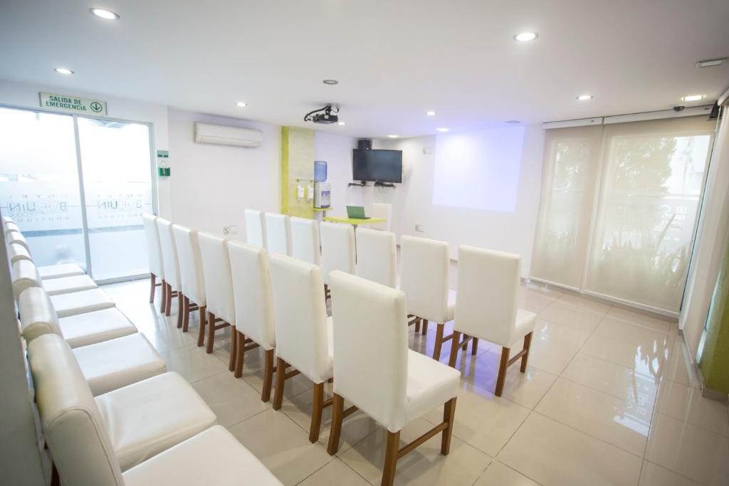 TV a/nebo společenská místnost v ubytování Hotel B`Quin Plaza Cúcuta