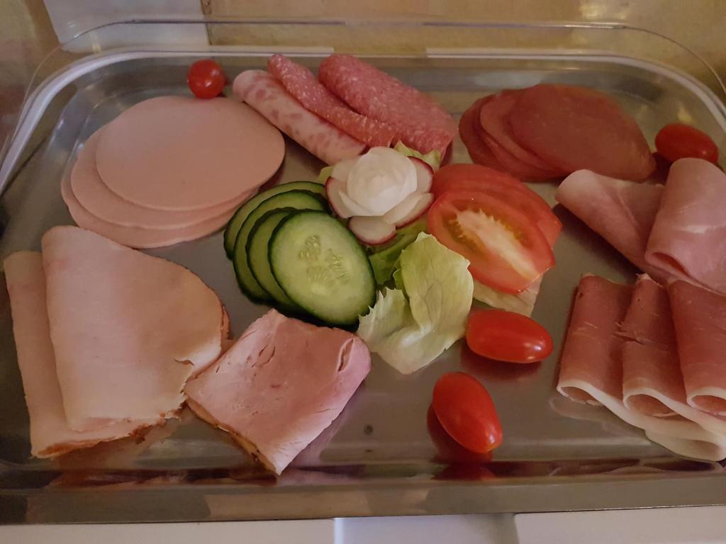 Jídlo v hotelu nebo okolí