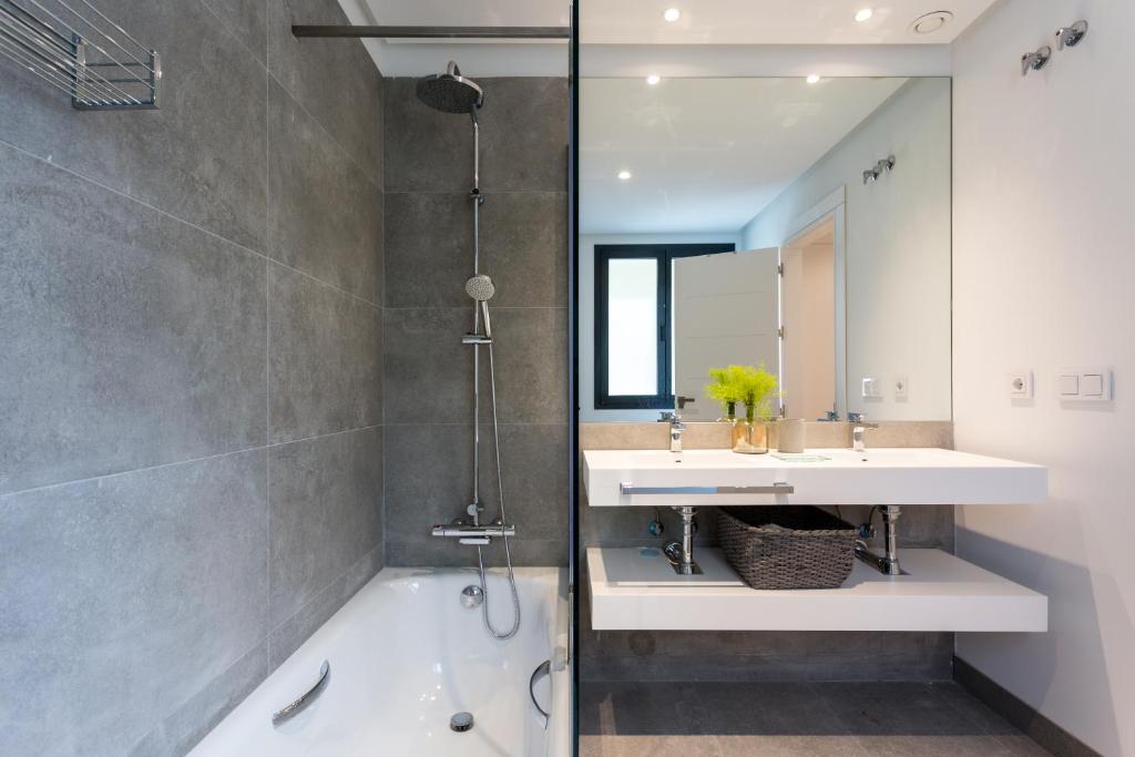 Koupelna v ubytování Apartamentos RG Plaza de España