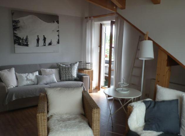 Posezení v ubytování Ferienwohnung Lisi Hartmann