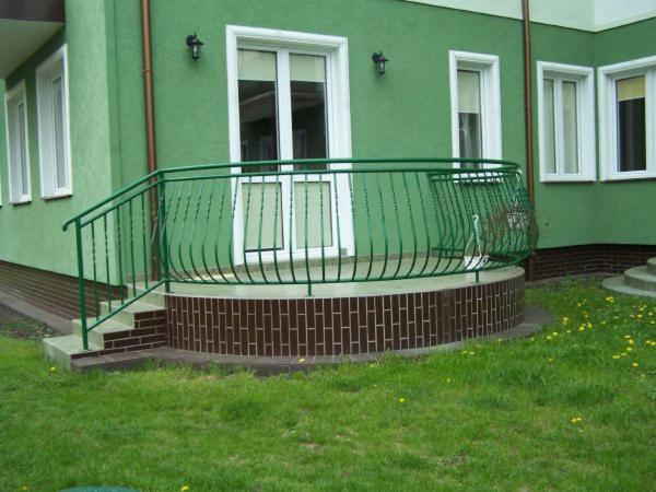 Budova, v ktorej sa apartmán nachádza