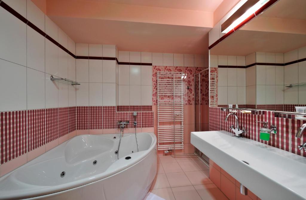 Koupelna v ubytování Jan Maria Hotel