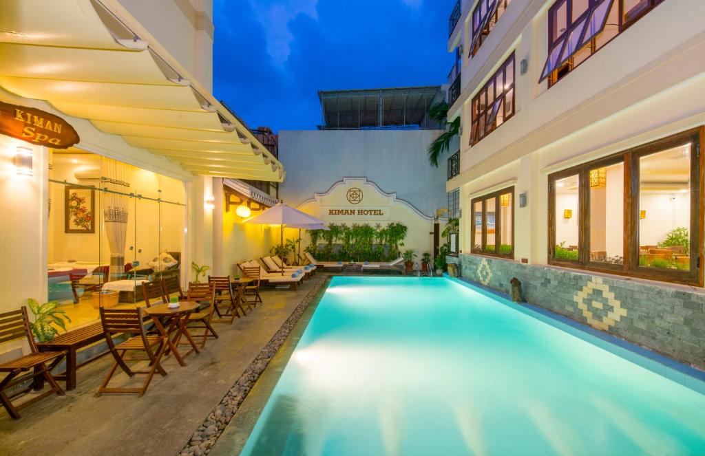 Bazén v ubytování Kiman Hoi An Hotel nebo v jeho okolí