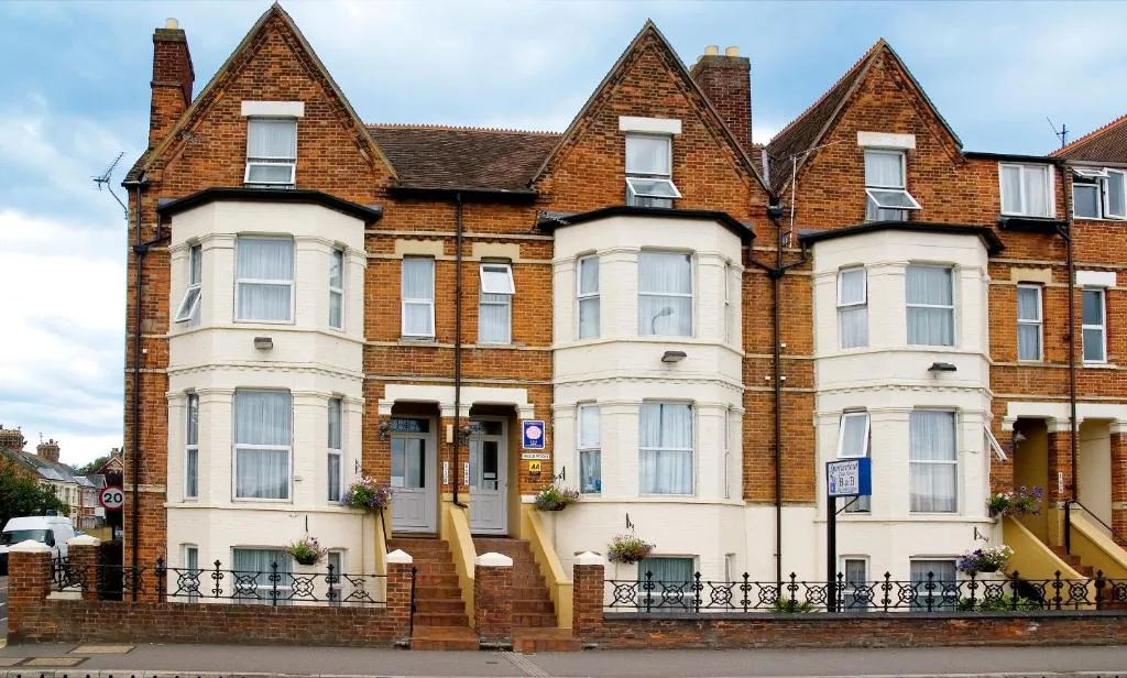 The Sportsview Guest House, College Corner, United Kingdom